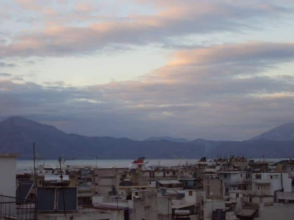 Urban Penthouse Apartamento Patras Exterior foto